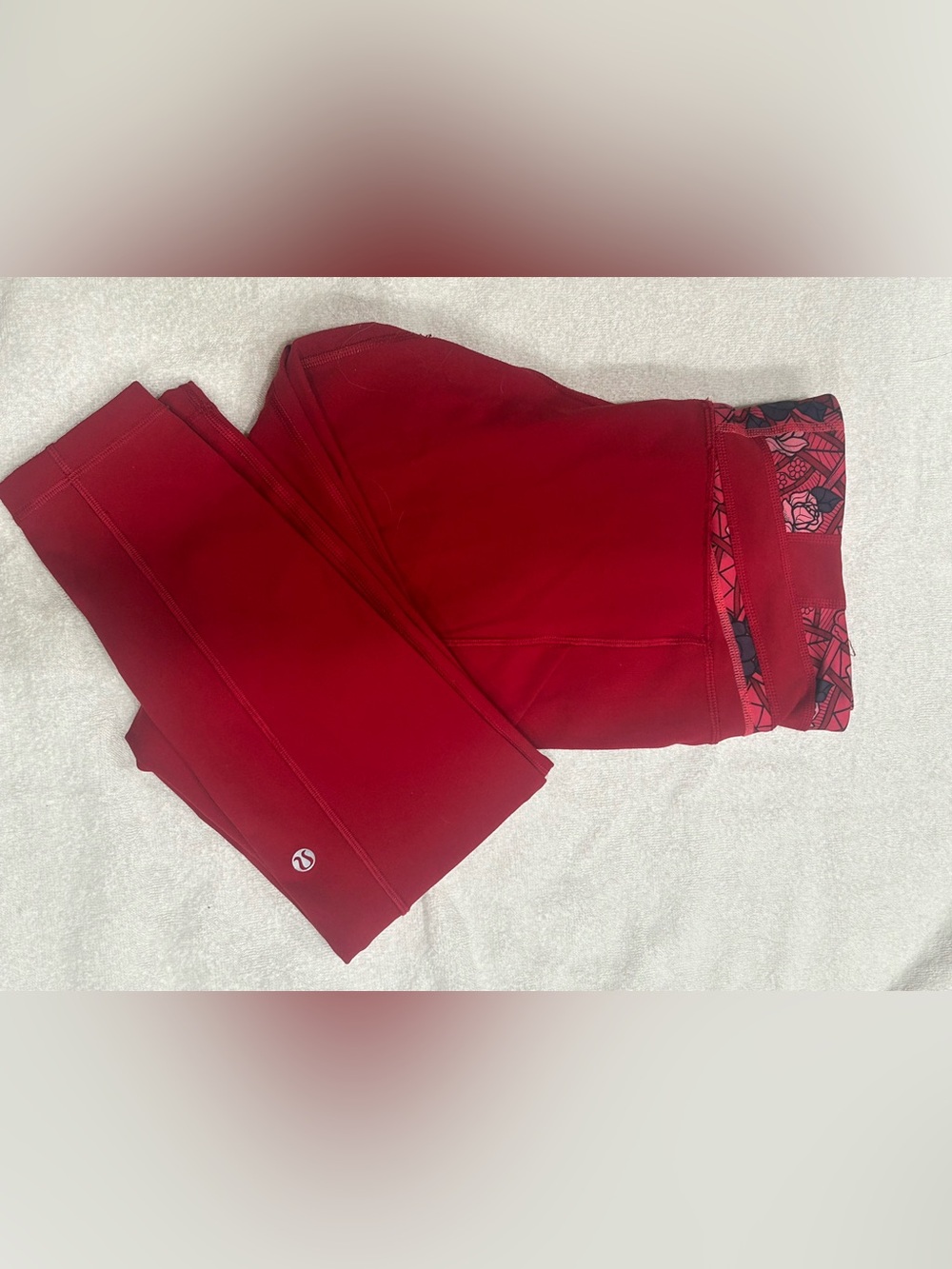 lululemon athletica woman Red Leggings with Patterned Waistband